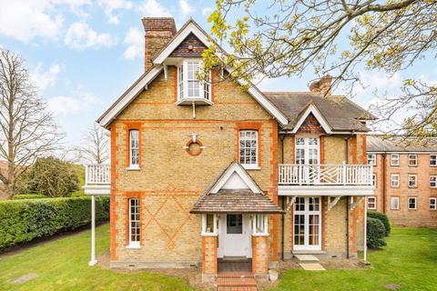 1 bedroom flat for sale, Church Lane, London SW19