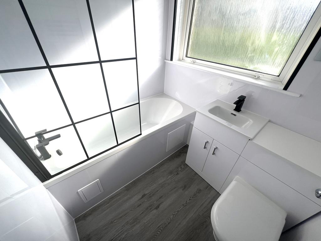 Apartment in East Kilbride - View 5