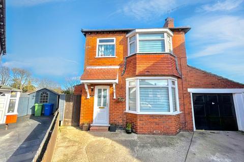 3 bedroom detached house for sale, St. Anthony Road, Bridlington, East Riding of Yorkshire, YO16 7SU