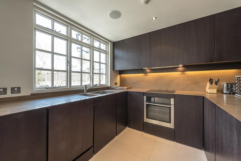 Apartment in London, City of Westminster - View 2