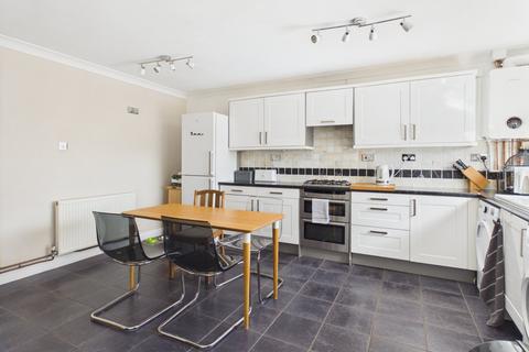 2 bedroom apartment for sale, The Broadway, Farnham Common, Buckinghamshire, SL2