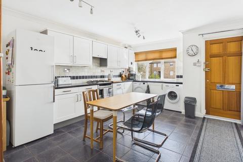 2 bedroom apartment for sale, The Broadway, Farnham Common, Buckinghamshire, SL2