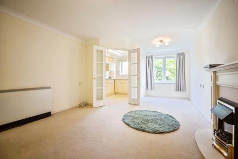 undefined, Castle Court (Tonbridge), Tonbridge TN9