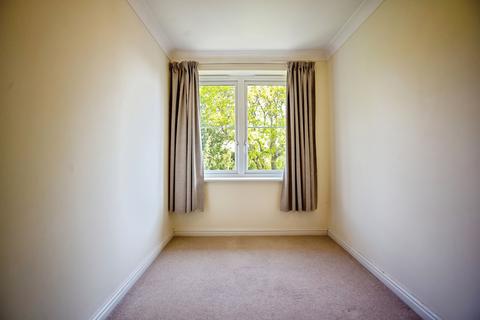 undefined, Castle Court (Tonbridge), Tonbridge TN9
