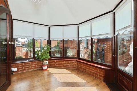 2 bedroom detached bungalow for sale, Thornhill Road, Harworth, Doncaster