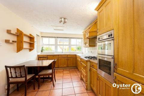 4 bedroom detached house to rent, Ribblesdale Avenue, London, N11