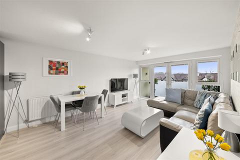2 bedroom apartment for sale, Perkins Gardens, Uxbridge UB10
