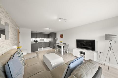 2 bedroom apartment for sale, Perkins Gardens, Uxbridge UB10