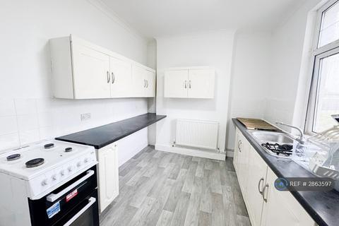 3 bedroom end of terrace house to rent, Somerton Place, Newport, NP19