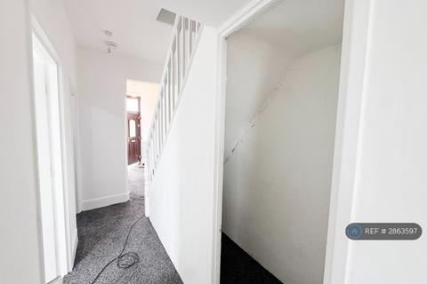 3 bedroom end of terrace house to rent, Somerton Place, Newport, NP19
