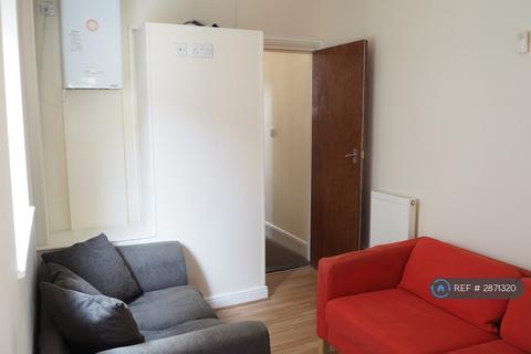 3 bedroom terraced house to rent, Beatrice Road, Southsea, PO4