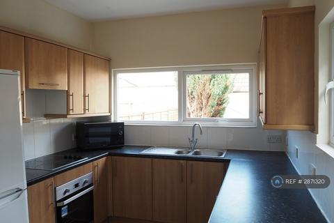 3 bedroom terraced house to rent, Beatrice Road, Southsea, PO4