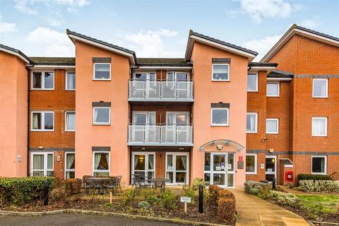 1 bedroom apartment for sale, Benedict Court, Western Avenue, Newbury, Berkshire, RG14 1AR