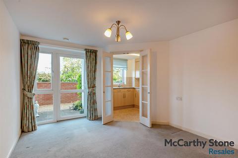 1 bedroom apartment for sale, Benedict Court, Western Avenue, Newbury, Berkshire, RG14 1AR