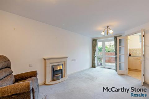 1 bedroom apartment for sale, Benedict Court, Western Avenue, Newbury, Berkshire, RG14 1AR