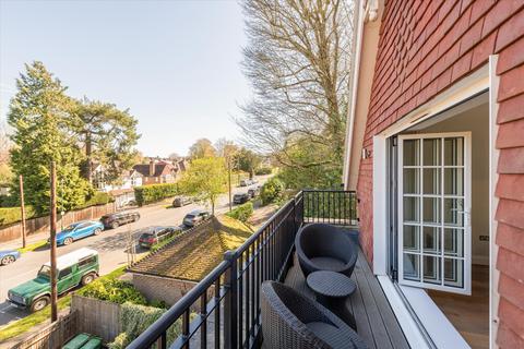 3 bedroom penthouse for sale, St. Botolphs Road, Sevenoaks, Kent TN13