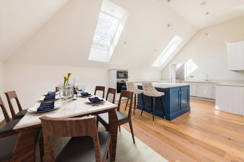 3 bedroom penthouse for sale, St. Botolphs Road, Sevenoaks, Kent TN13