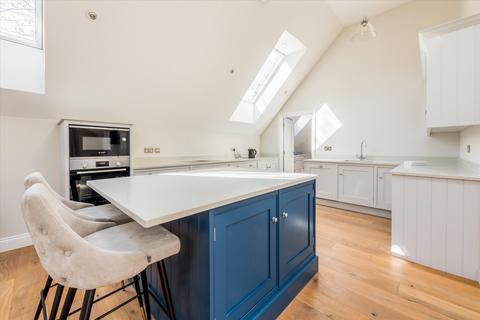 3 bedroom penthouse for sale, St. Botolphs Road, Sevenoaks, Kent TN13