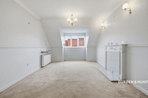 1 bedroom retirement property for sale, Albert Road, Buckhurst Hill, IG9