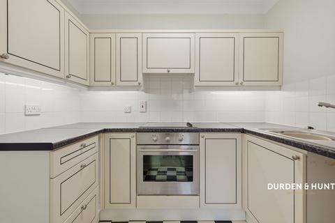1 bedroom retirement property for sale, Albert Road, Buckhurst Hill, IG9