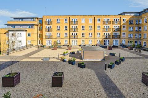 2 bedroom apartment for sale, Ovaltine Drive, Kings Langley
