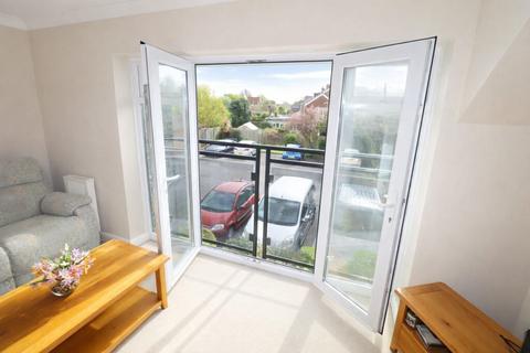 1 bedroom flat for sale, Seafront, Hayling Island
