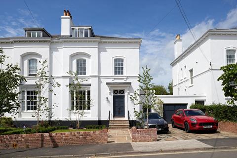 6 bedroom semi-detached house for sale, Victoria Park Road, Exeter, Devon EX2.