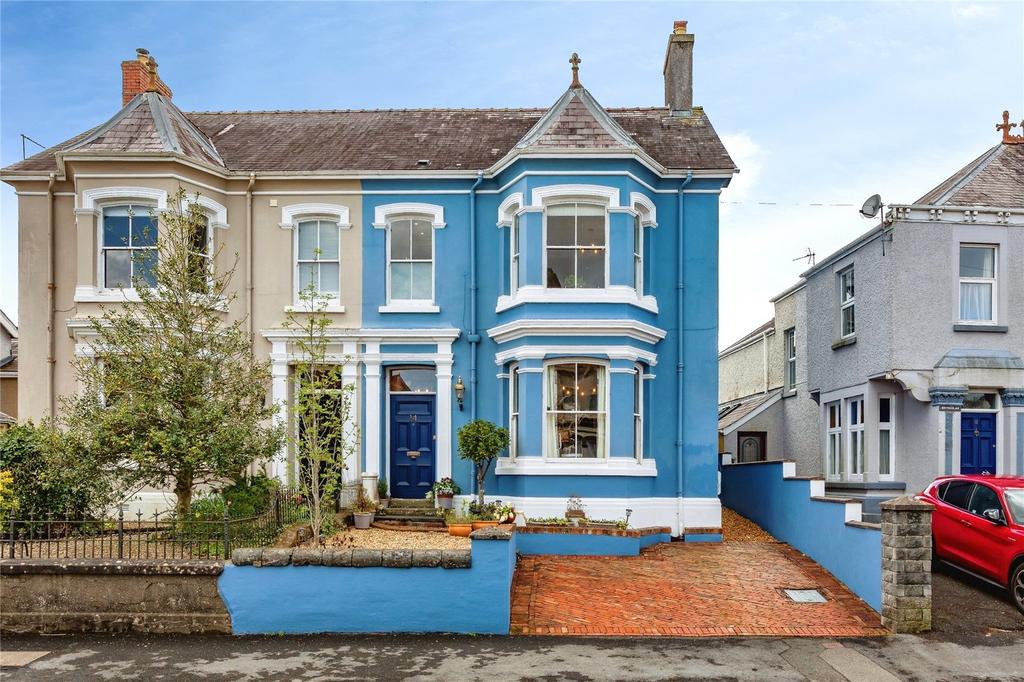 5 bedroom house for sale