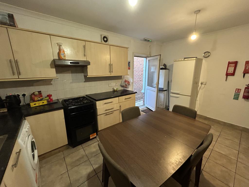 Grasmere Gardens, Harrow HA3 - More