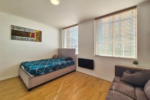 1 bedroom in a flat share to rent, Durrant Court, Brook Street, Chelmsford, CM1