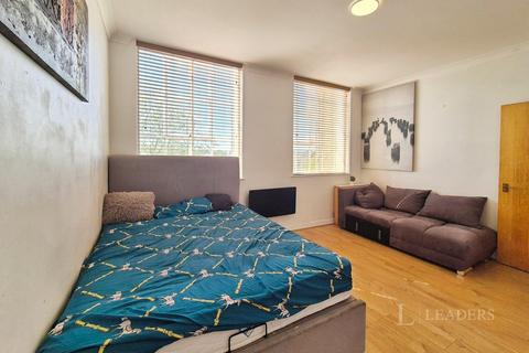 1 bedroom in a flat share to rent, Durrant Court, Brook Street, Chelmsford, CM1