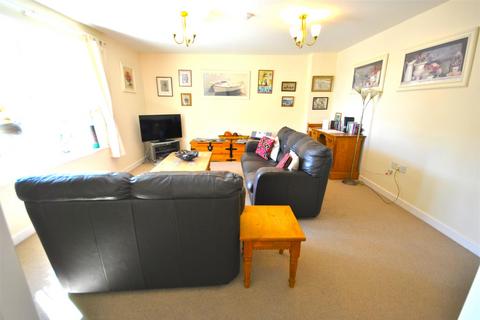 2 bedroom apartment to rent, Warren Street, Tenby