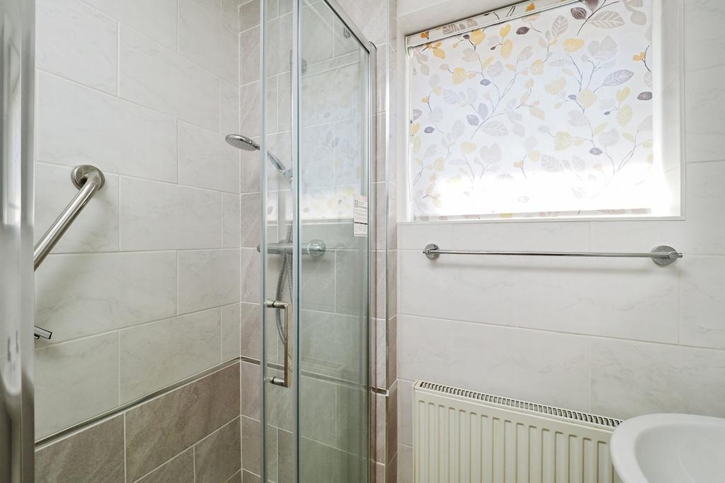 House in Nottingham, Bramcote - View 3