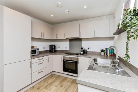 1 bedroom ground floor flat for sale, West Green Drive, Crawley