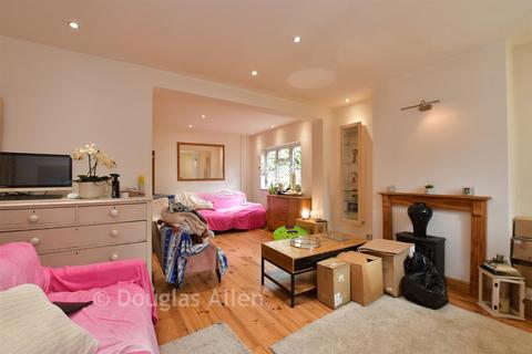 undefined, Thorntons Farm Avenue, Romford RM7