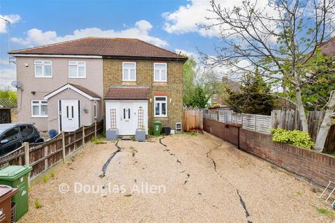 Thorntons Farm Avenue, Romford RM7