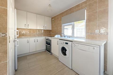 2 bedroom park home for sale, Bognor Road, Littlehampton BN17