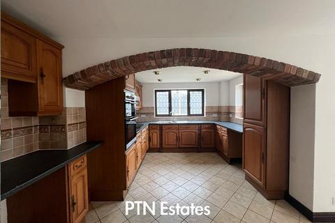 3 bedroom house to rent, Gayfield Avenue, Brierley Hill