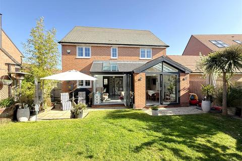 4 bedroom detached house for sale, Cover Drive, Bottesford