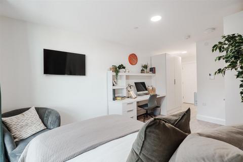 Studio to rent, Neal Drive, Cambridge CB4