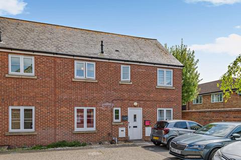 Flat - Ermin Mews, Swindon, SN3