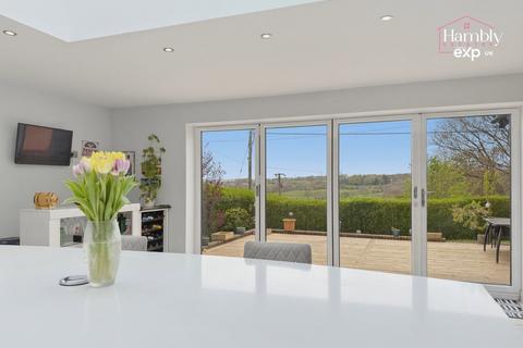 6 bedroom cottage for sale, Penrhiw Avenue, Blackwood NP12