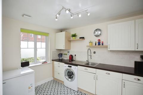 3 bedroom end of terrace house for sale, Izod Road, Rugby