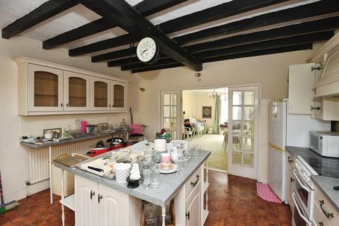 4 bedroom end of terrace house for sale, King Street, Winterton, Scunthorpe