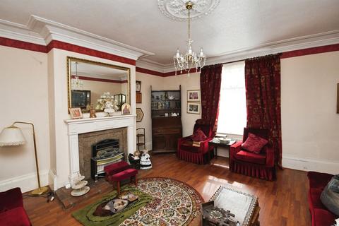 4 bedroom end of terrace house for sale, King Street, Winterton, Scunthorpe