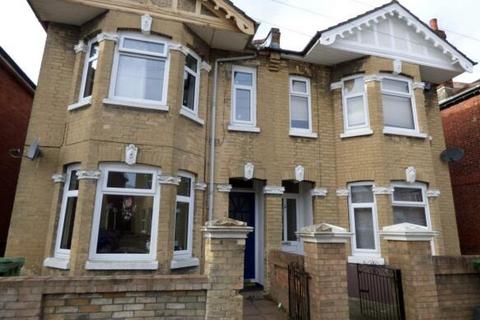 4 bedroom end of terrace house to rent, Coventry Road, Southampton, SO15