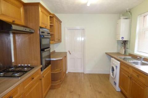 4 bedroom end of terrace house to rent, Coventry Road, Southampton, SO15