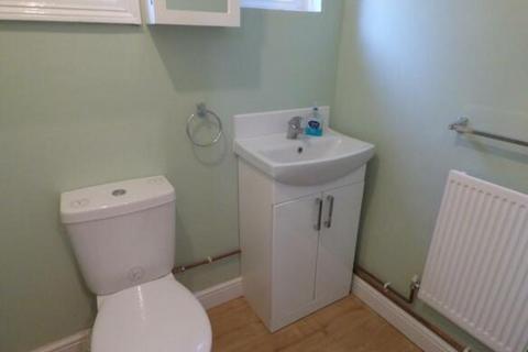 4 bedroom end of terrace house to rent, Coventry Road, Southampton, SO15