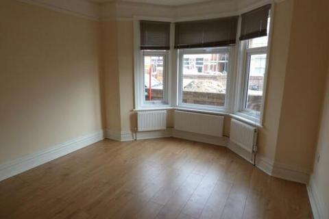 4 bedroom end of terrace house to rent, Coventry Road, Southampton, SO15