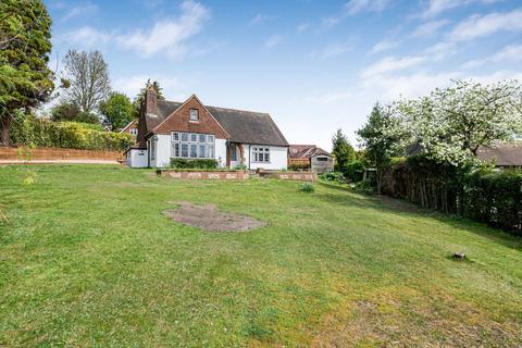 3 bedroom detached bungalow for sale, Woodfield Hill, Coulsdon, CR5 3EN